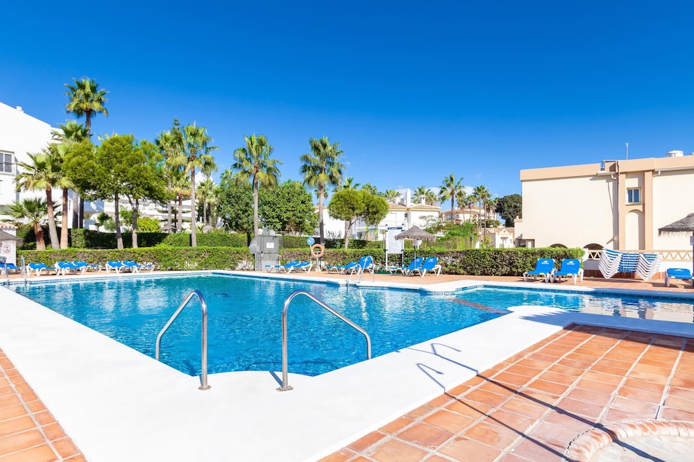 Ramada Hotel & Suites by Wyndham Costa del Sol — Swimming pool in Mijas, Andalusia