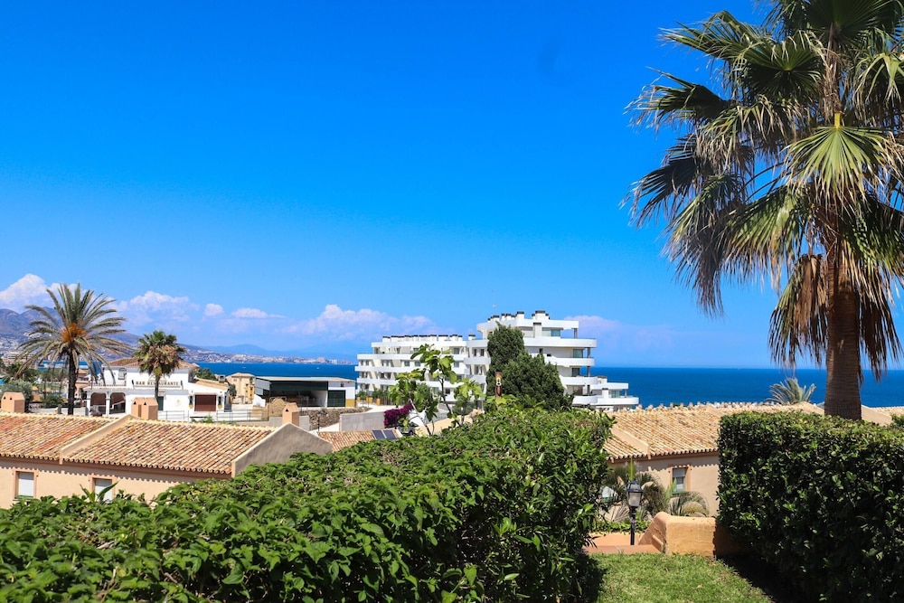 Ramada Hotel & Suites by Wyndham Costa del Sol — Hotel building in Mijas, Andalusia