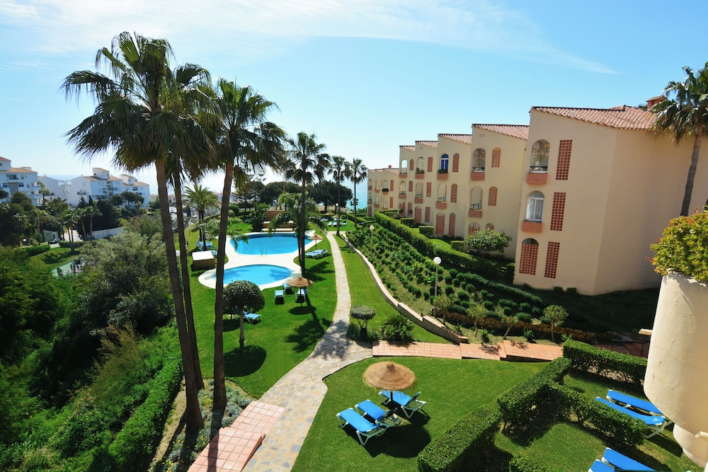 Ramada Hotel & Suites by Wyndham Costa del Sol — Swimming pool in Mijas, Andalusia