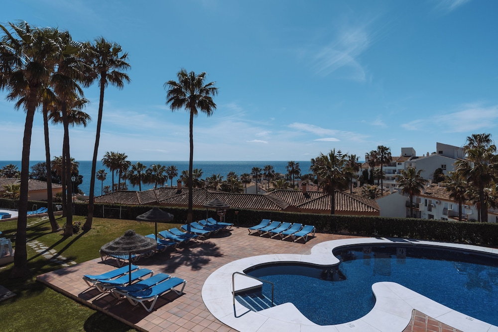 Ramada Hotel & Suites by Wyndham Costa del Sol — Swimming pool in Mijas, Andalusia