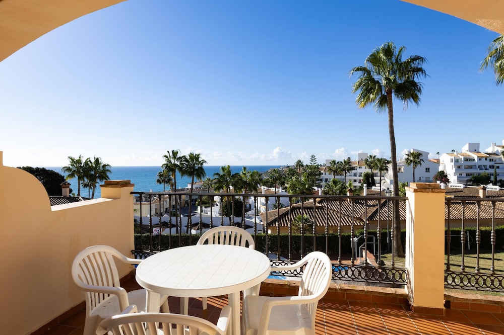Ramada Hotel & Suites by Wyndham Costa del Sol — Hotel building in Mijas, Andalusia