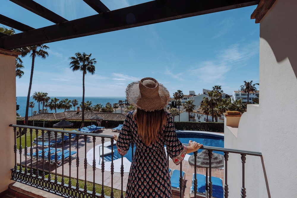 Ramada Hotel & Suites by Wyndham Costa del Sol — Swimming pool in Mijas, Andalusia