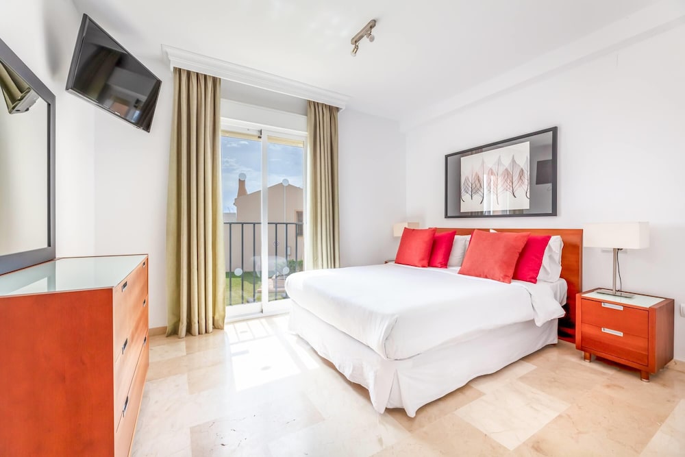 Ramada Hotel & Suites by Wyndham Costa del Sol — Hotel rooms in Mijas, Andalusia