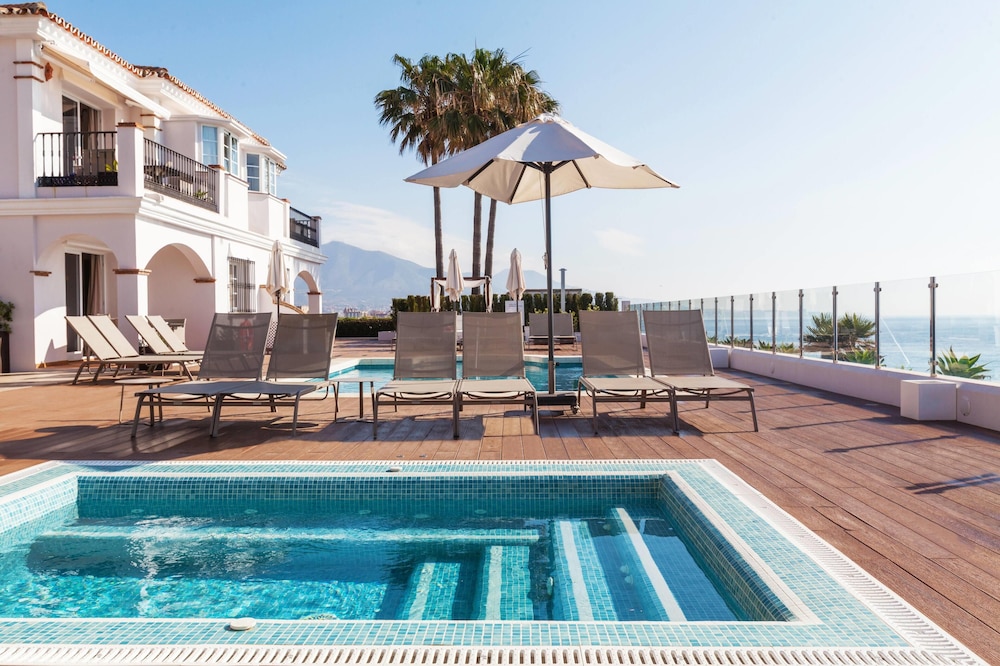 Ramada Hotel & Suites by Wyndham Costa del Sol — Swimming pool in Mijas, Andalusia
