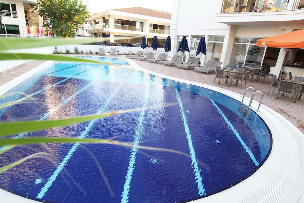 SUNWAY CLUB HOTEL — Swimming pool in Marmaris, Mugla