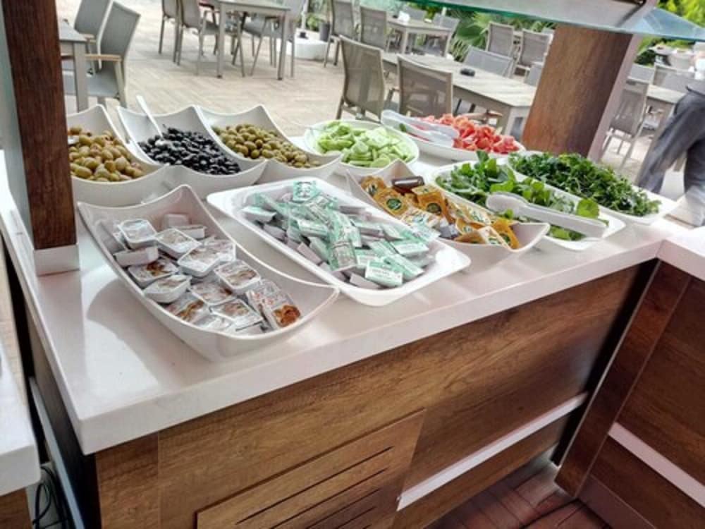 SUNWAY CLUB HOTEL — Restaurant & bars in Marmaris, Mugla