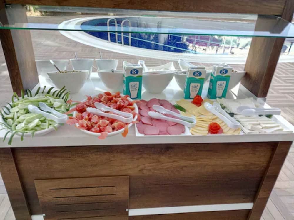 SUNWAY CLUB HOTEL — Restaurant & bars in Marmaris, Mugla