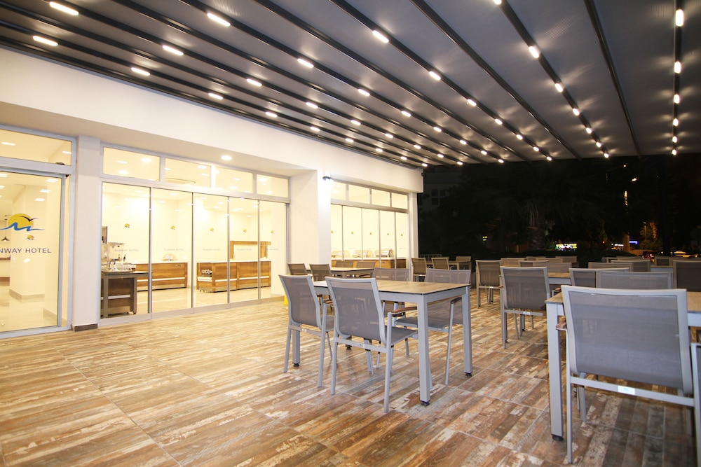 SUNWAY CLUB HOTEL — Restaurant & bars in Marmaris, Mugla