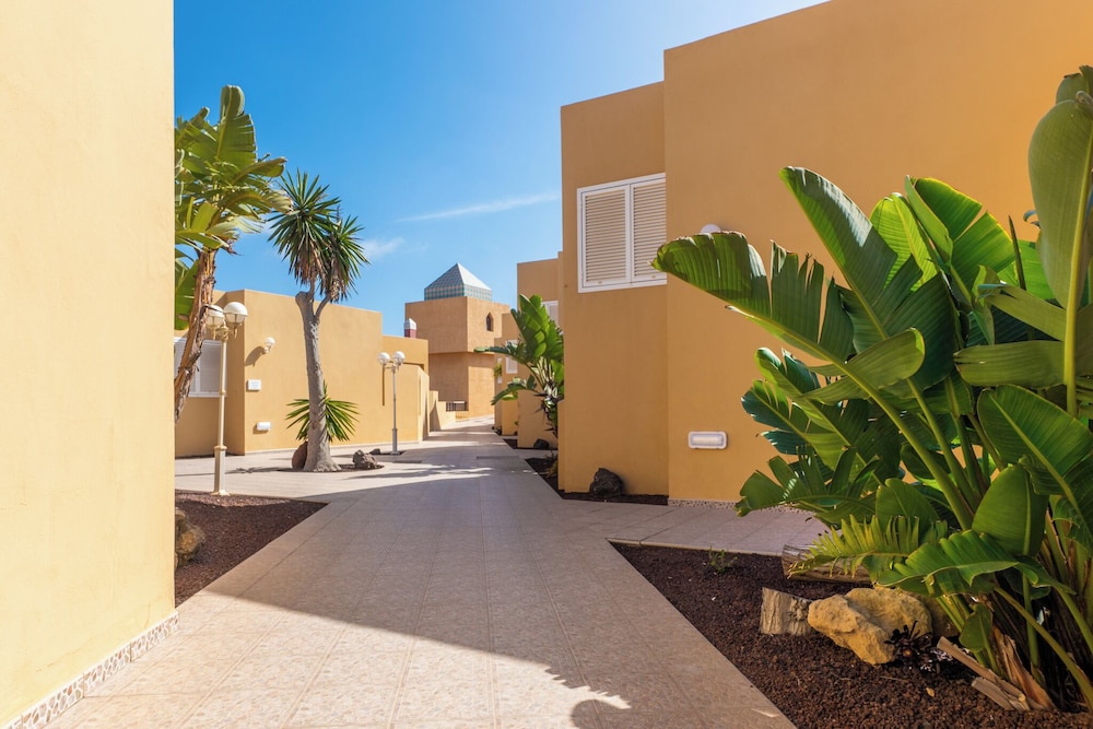 Hotel Esmeralda Maris by LIVVO — Hotel building in Costa Calma, Canary Islands