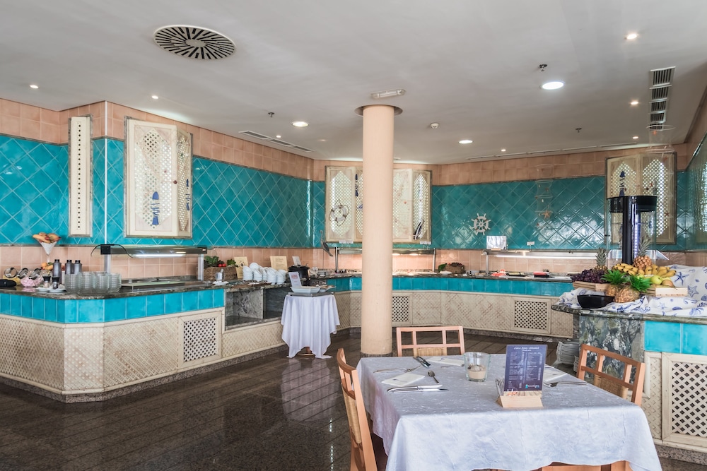 Hotel Esmeralda Maris by LIVVO — Restaurant & bars in Costa Calma, Canary Islands