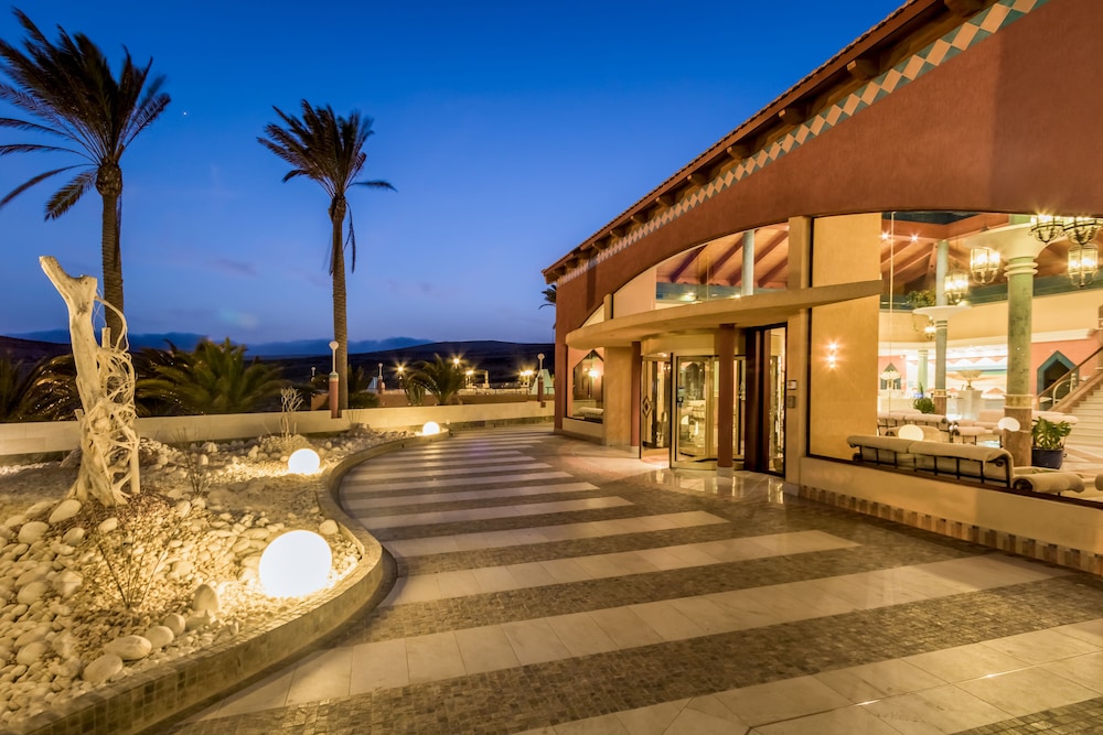 Hotel Esmeralda Maris by LIVVO — Hotel building in Costa Calma, Canary Islands