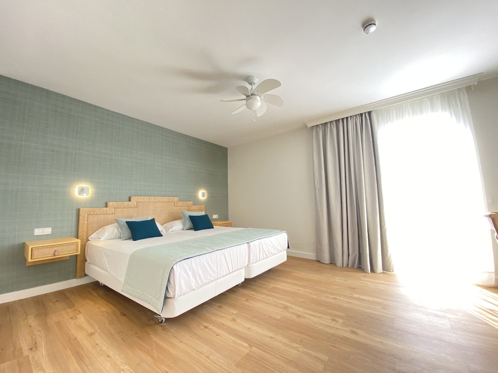 Hotel Esmeralda Maris by LIVVO — Hotel rooms in Costa Calma, Canary Islands