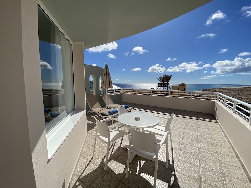 Hotel Esmeralda Maris by LIVVO — Hotel rooms in Costa Calma, Canary Islands