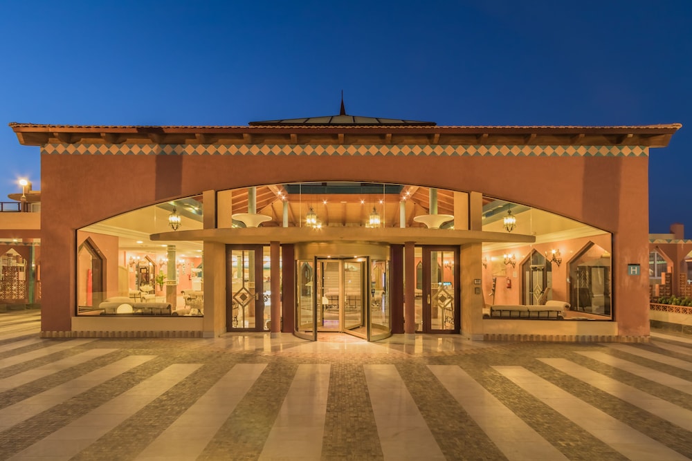 Hotel Esmeralda Maris by LIVVO — Hotel building in Costa Calma, Canary Islands