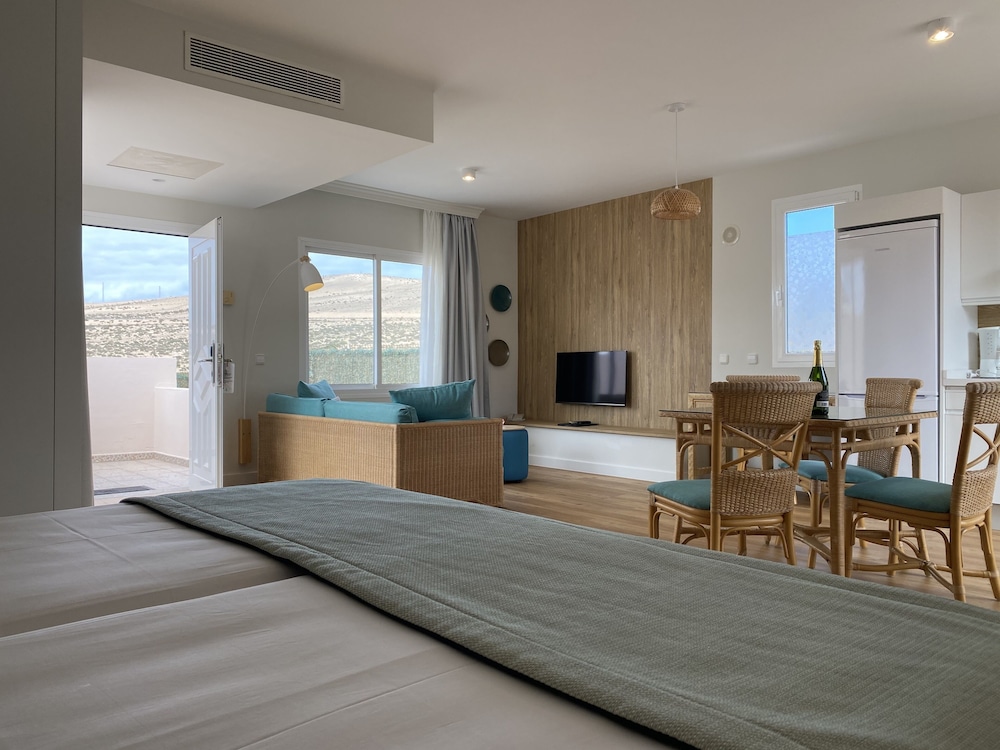 Hotel Esmeralda Maris by LIVVO — Hotel rooms in Costa Calma, Canary Islands
