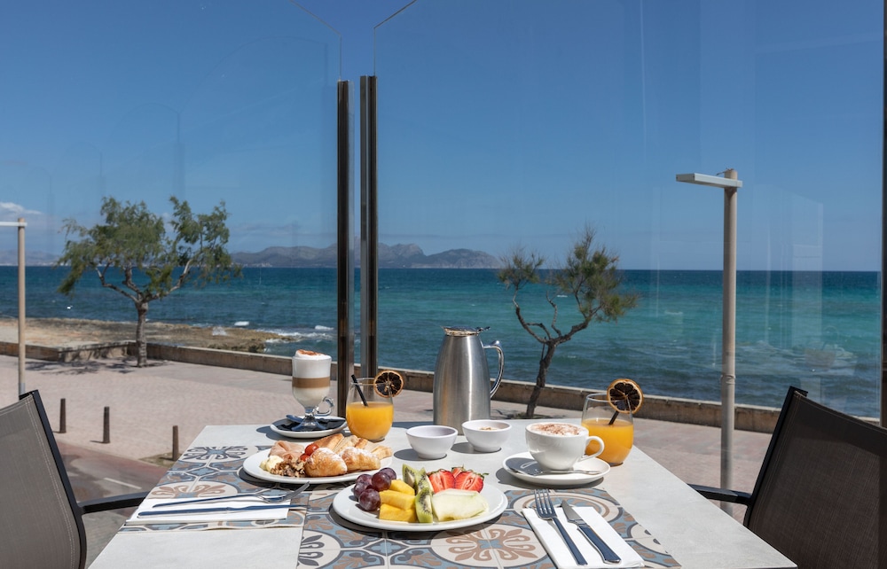 Globales Concord — Restaurant & bars in Can Picafort, Balearic Islands