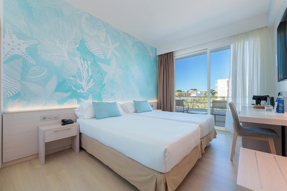 Globales Concord — Hotel rooms in Can Picafort, Balearic Islands