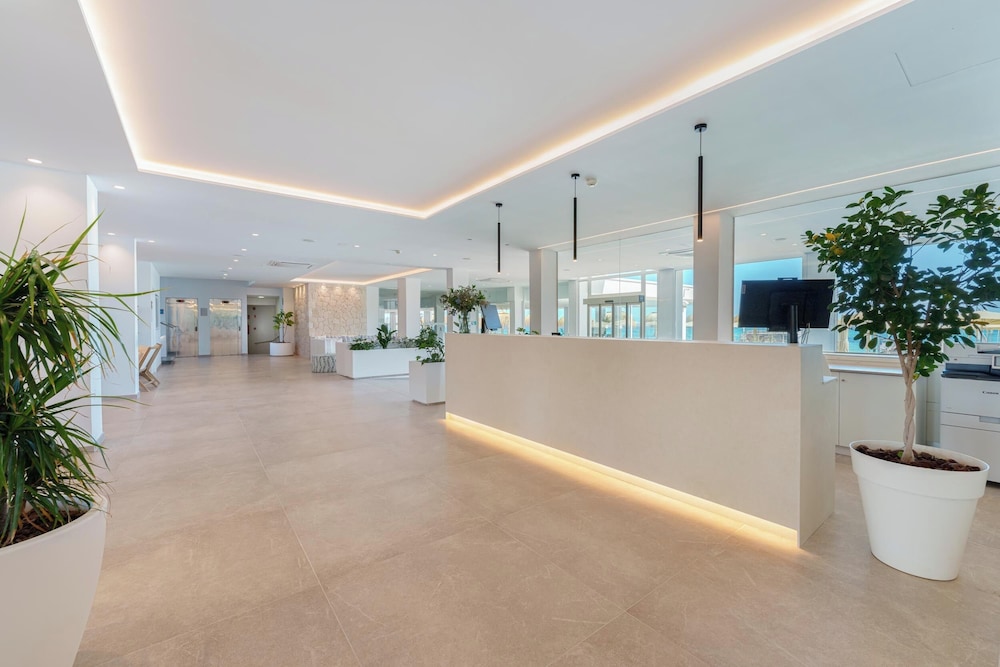 Globales Concord — Hotel building in Can Picafort, Balearic Islands