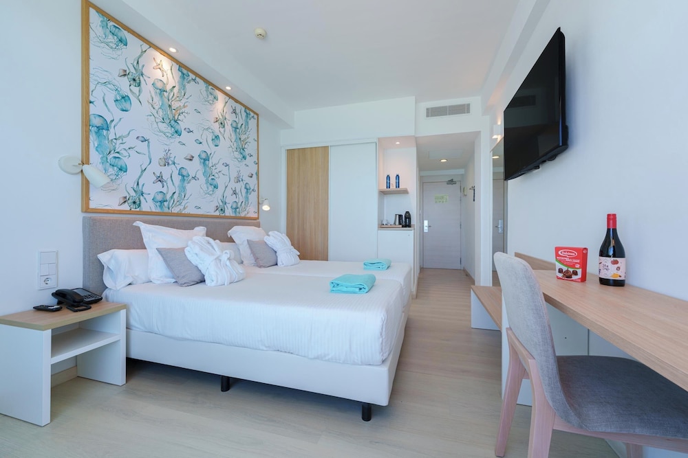 Globales Concord — Hotel rooms in Can Picafort, Balearic Islands