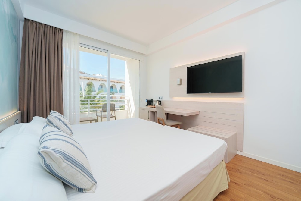 Globales Concord — Hotel rooms in Can Picafort, Balearic Islands