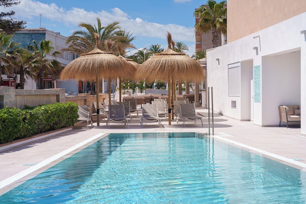 Globales Concord — Swimming pool in Can Picafort, Balearic Islands