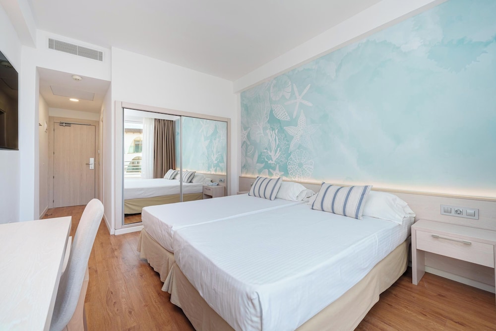 Globales Concord — Hotel rooms in Can Picafort, Balearic Islands