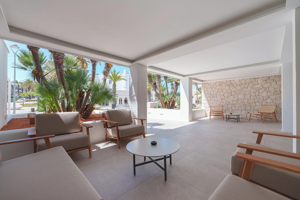 Globales Concord — Hotel building in Can Picafort, Balearic Islands