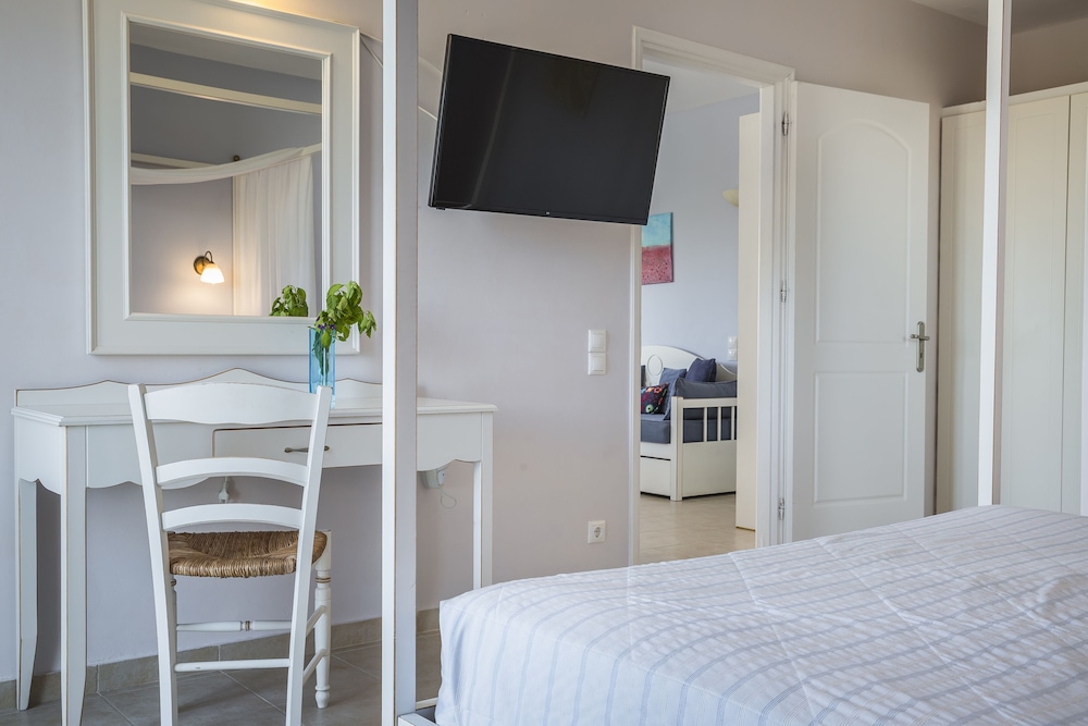 Astra Village Hotel Suites — Hotel rooms in Svoronata, Ionian Islands