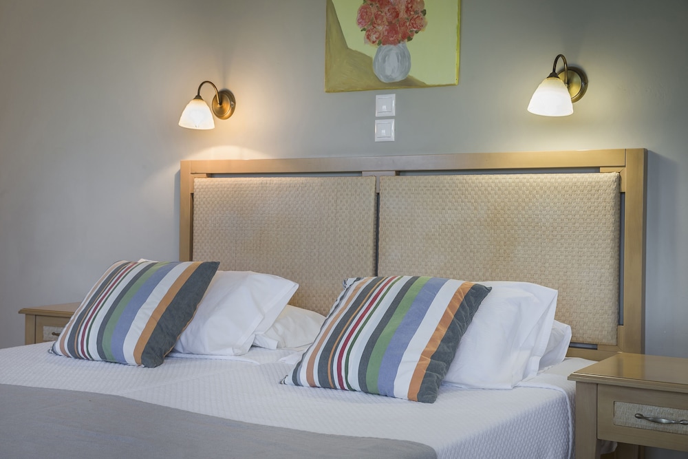 Astra Village Hotel Suites — Hotel rooms in Svoronata, Ionian Islands