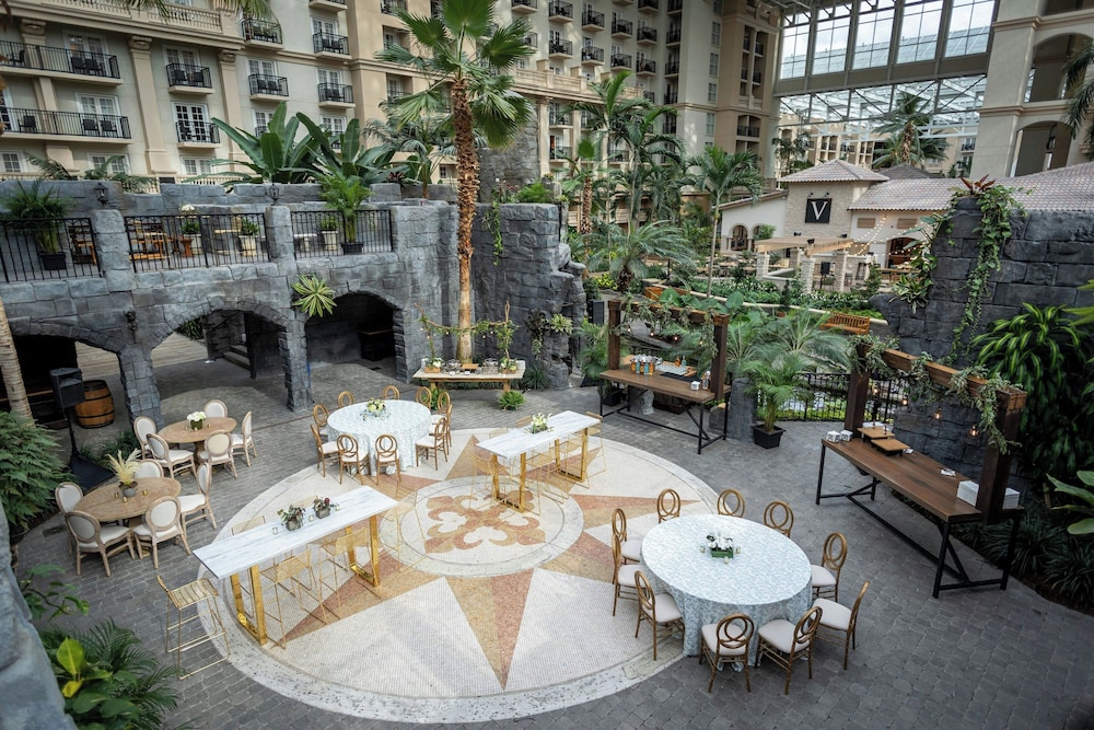 Gaylord Palms Resort & Convention Center — Restaurant & bars in Kissimmee, Florida