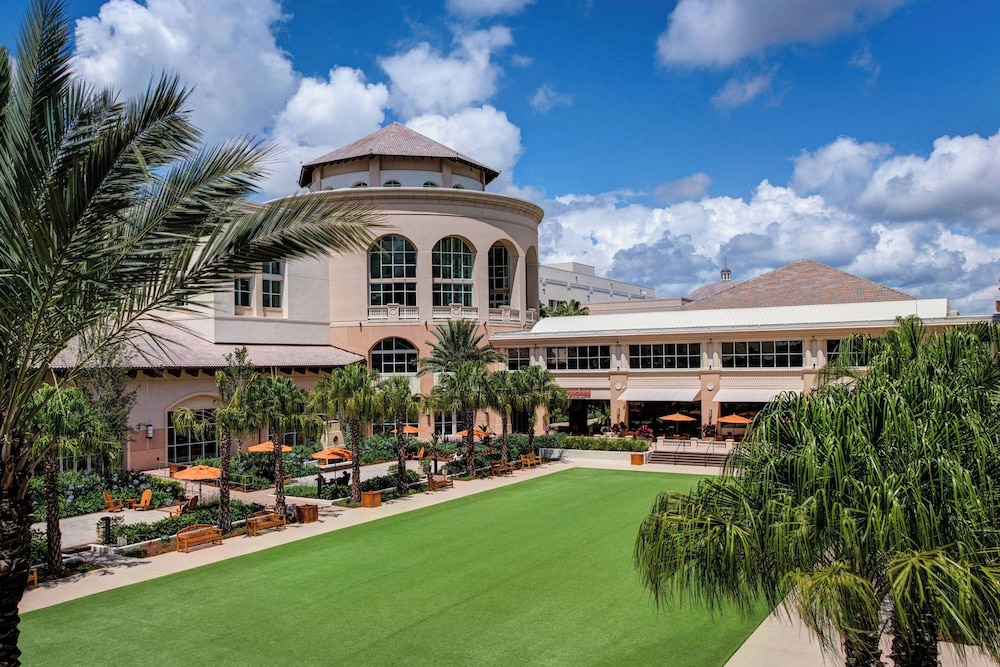 Gaylord Palms Resort & Convention Center — Hotel building in Kissimmee, Florida