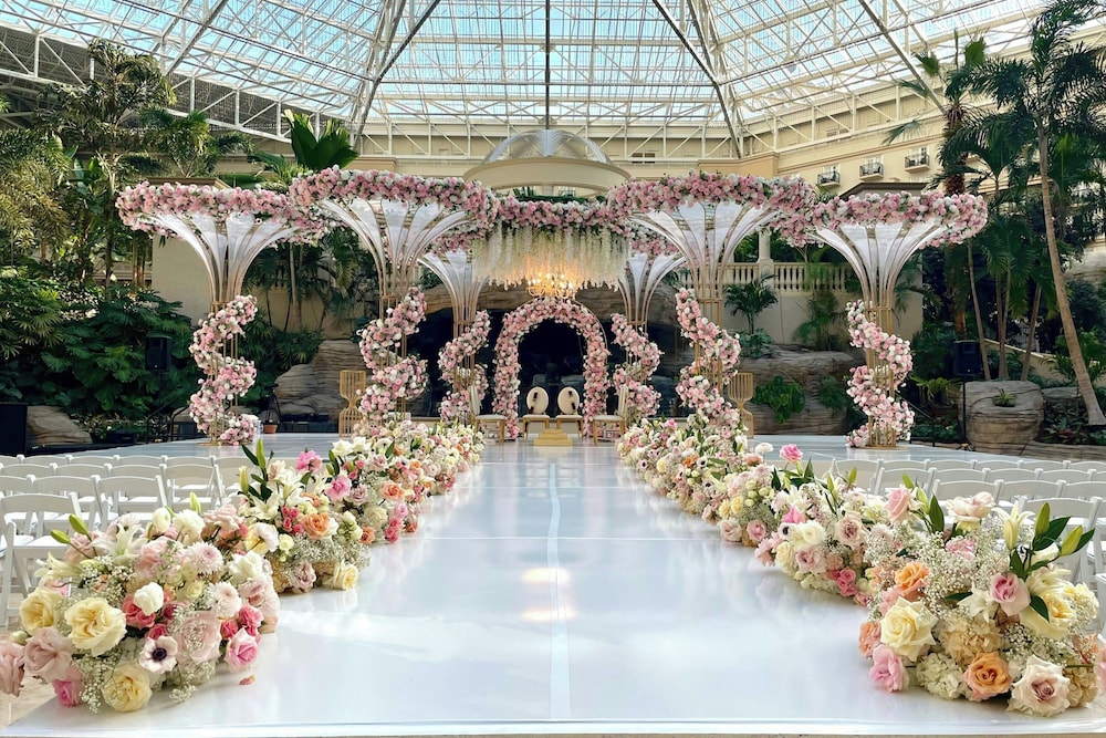 Gaylord Palms Resort & Convention Center — Hotel building in Kissimmee, Florida