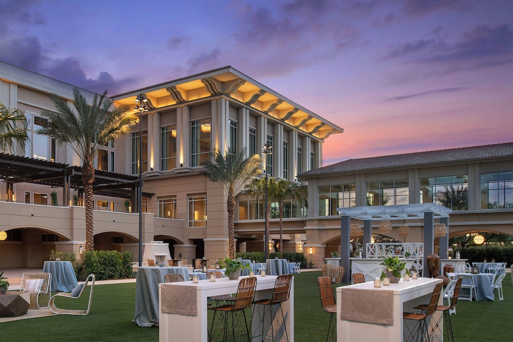 Gaylord Palms Resort & Convention Center — Hotel building in Kissimmee, Florida