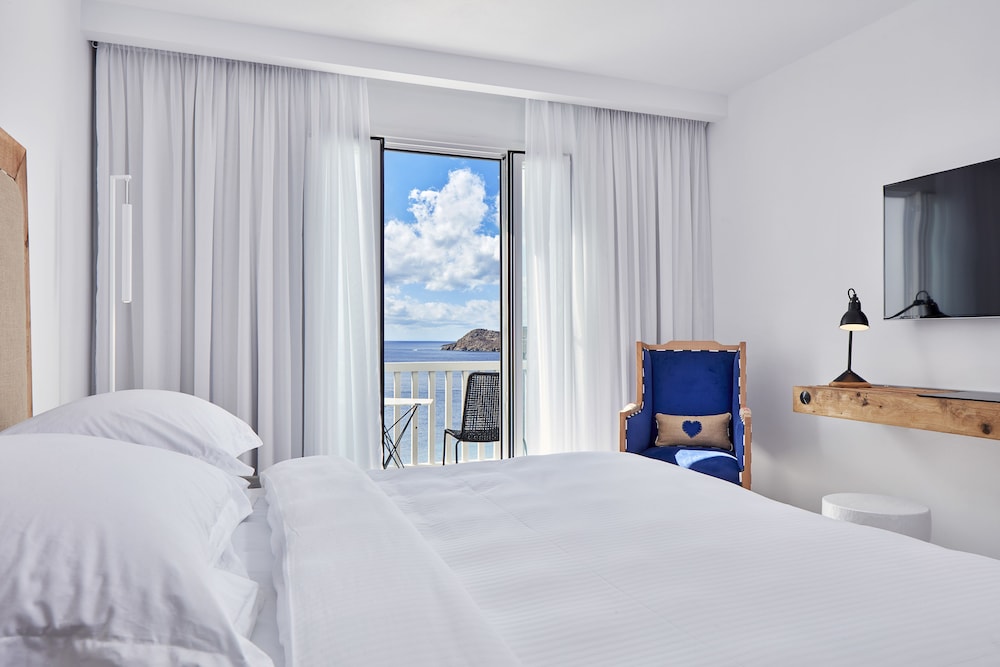 Royal Myconian - Leading Hotels of the World — Hotel rooms in Elia, South Aegean