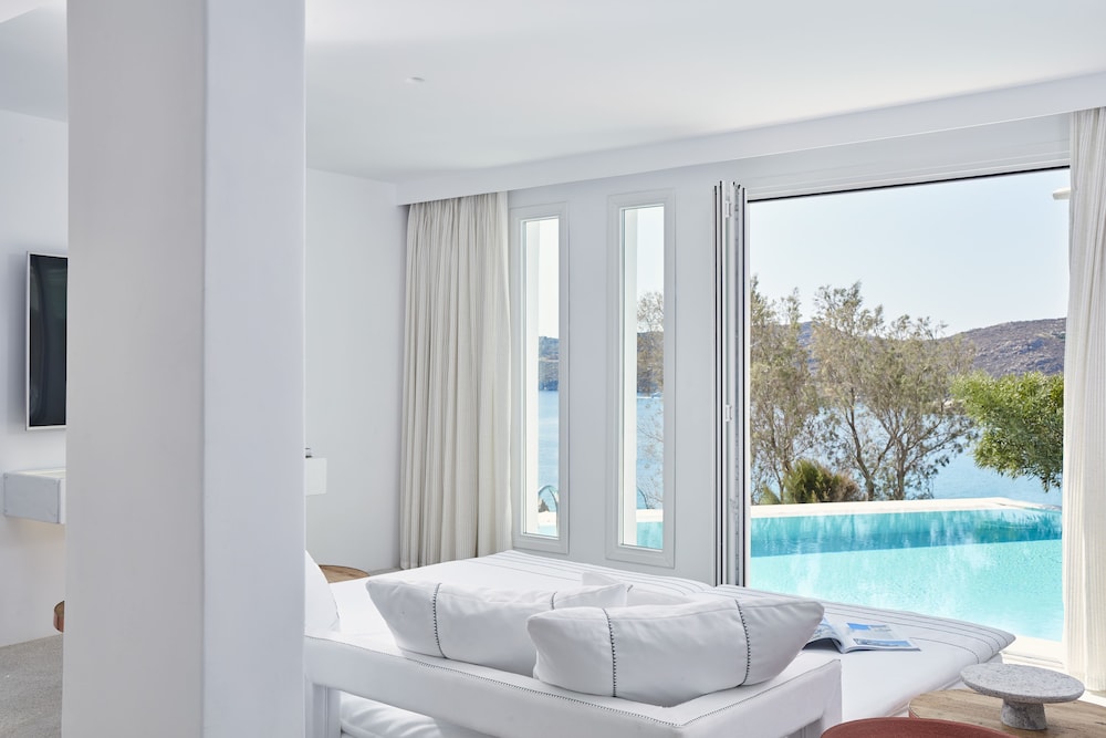 Royal Myconian - Leading Hotels of the World — Hotel rooms in Elia, South Aegean
