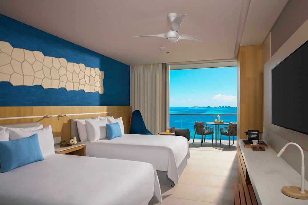 Hyatt Vivid Cancun Adults Only - All Inclusive — Hotel rooms in Cancun, Quintana Roo