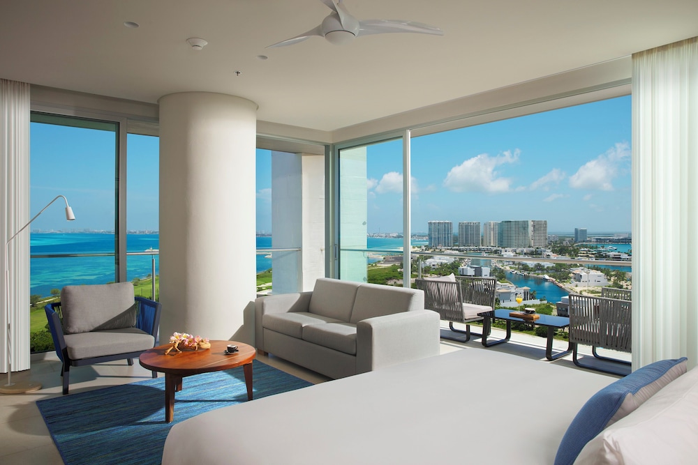 Hyatt Vivid Cancun Adults Only - All Inclusive — Hotel rooms in Cancun, Quintana Roo