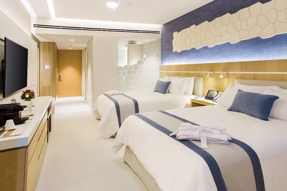 Hyatt Vivid Cancun Adults Only - All Inclusive — Hotel rooms in Cancun, Quintana Roo