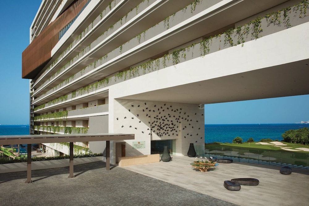 Hyatt Vivid Cancun Adults Only - All Inclusive — Hotel building in Cancun, Quintana Roo
