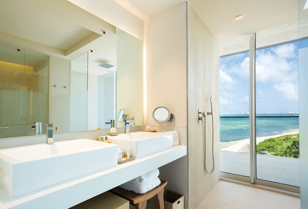 Hyatt Vivid Cancun Adults Only - All Inclusive — Hotel rooms in Cancun, Quintana Roo
