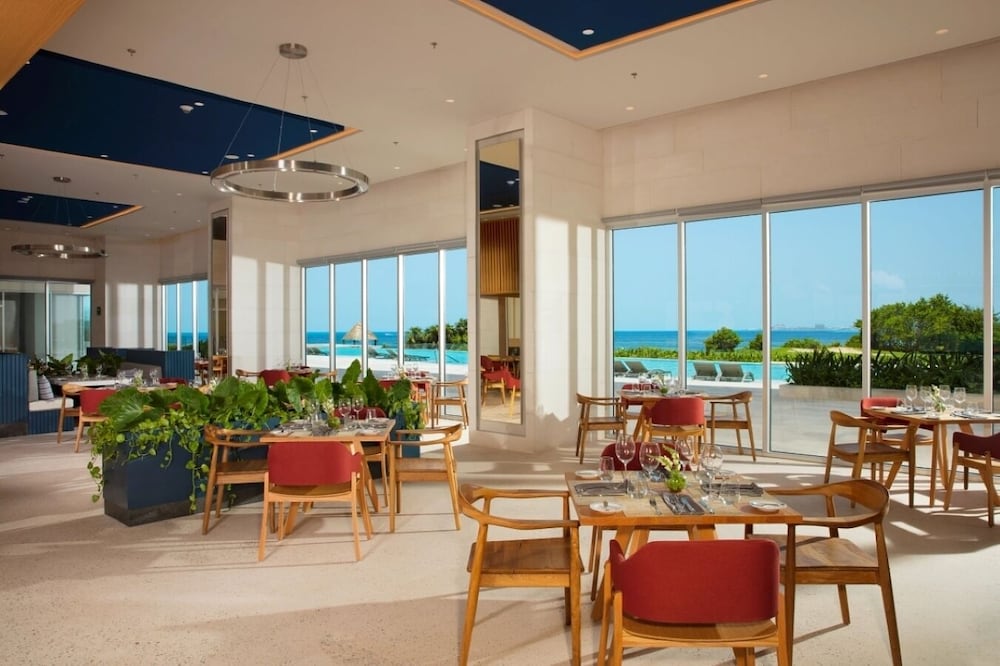Hyatt Vivid Cancun Adults Only - All Inclusive — Restaurant & bars in Cancun, Quintana Roo