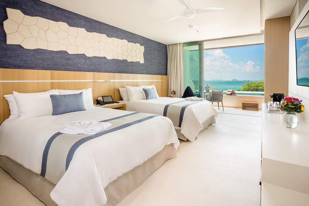 Hyatt Vivid Cancun Adults Only - All Inclusive — Hotel rooms in Cancun, Quintana Roo
