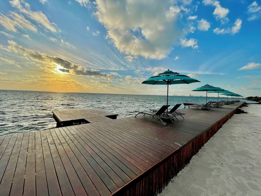 Hyatt Vivid Cancun Adults Only - All Inclusive — Beach in Cancun, Quintana Roo