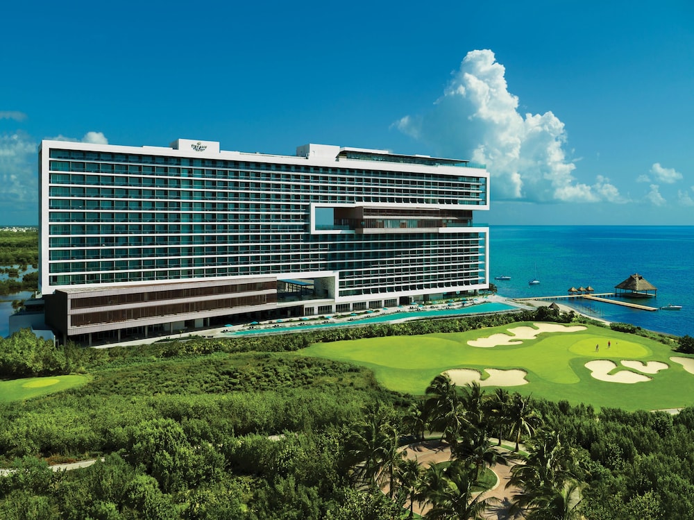 Hyatt Vivid Cancun Adults Only - All Inclusive — Hotel building in Cancun, Quintana Roo