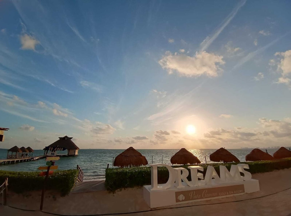 Hyatt Vivid Cancun Adults Only - All Inclusive — Beach in Cancun, Quintana Roo