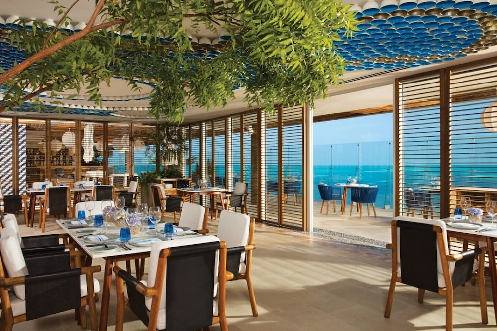 Hyatt Vivid Cancun Adults Only - All Inclusive — Restaurant & bars in Cancun, Quintana Roo