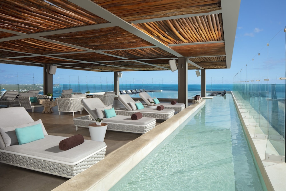 Hyatt Vivid Cancun Adults Only - All Inclusive — Swimming pool in Cancun, Quintana Roo