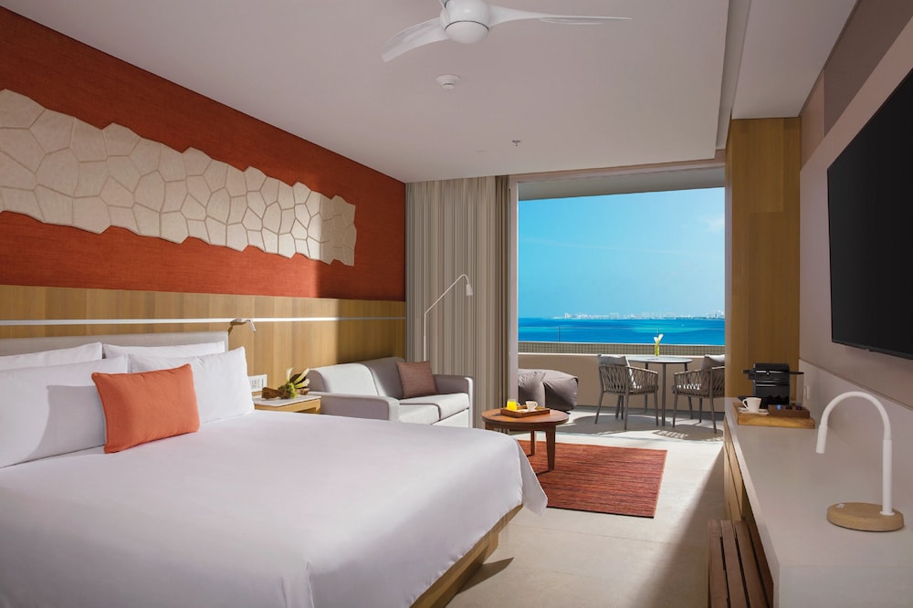 Hyatt Vivid Cancun Adults Only - All Inclusive — Hotel rooms in Cancun, Quintana Roo