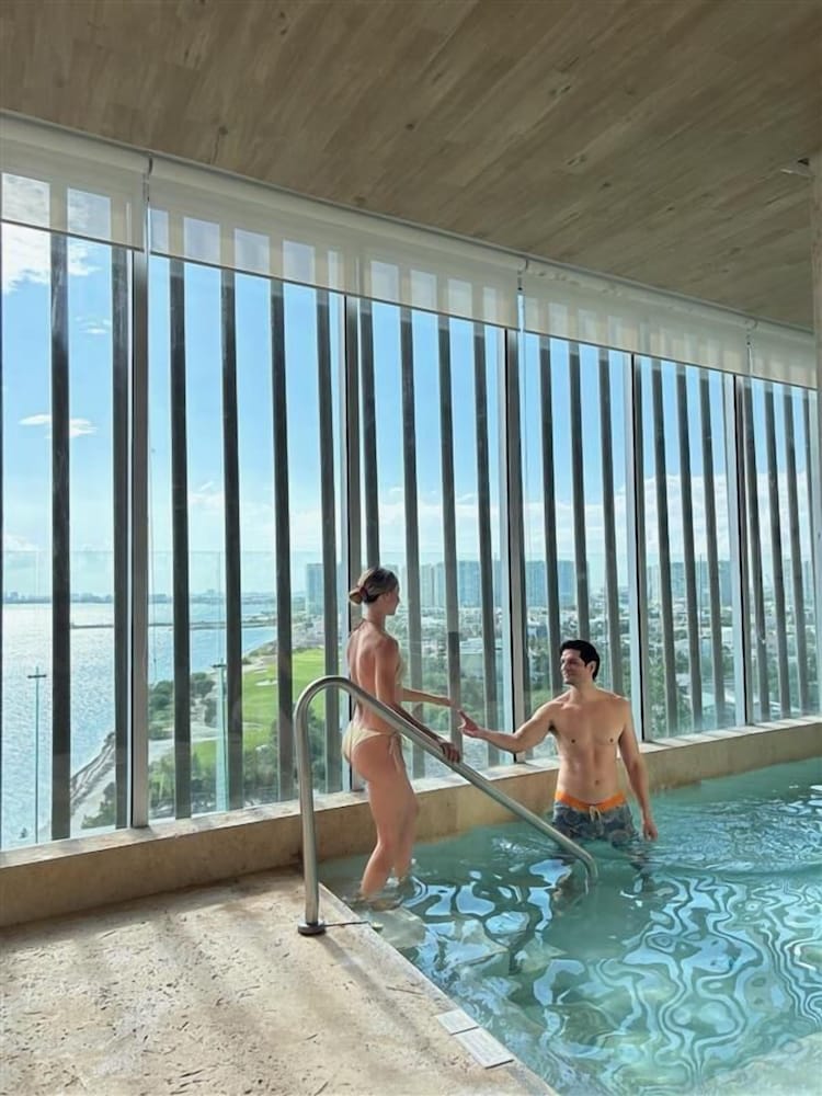 Hyatt Vivid Cancun Adults Only - All Inclusive — Swimming pool in Cancun, Quintana Roo