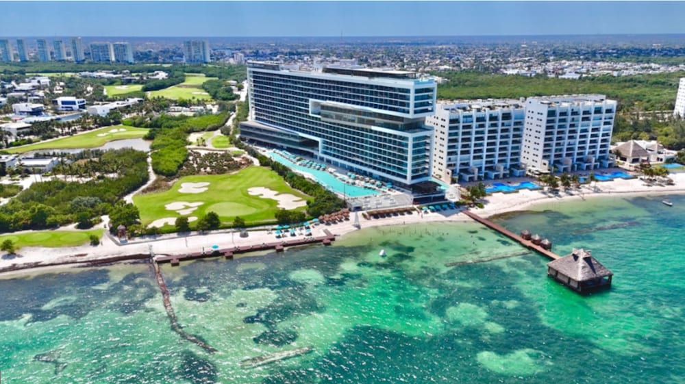 Hyatt Vivid Cancun Adults Only - All Inclusive — Hotel building in Cancun, Quintana Roo